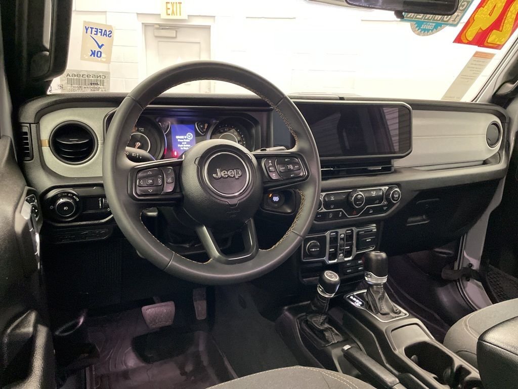 Used 2024 Silver Jeep Sport S image 10