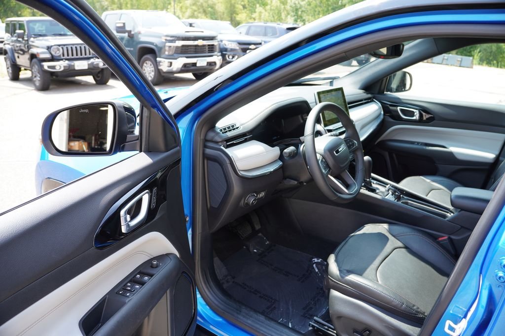 Certified Used 2024 Hydro Blue Pearlcoat Jeep Limited image 14