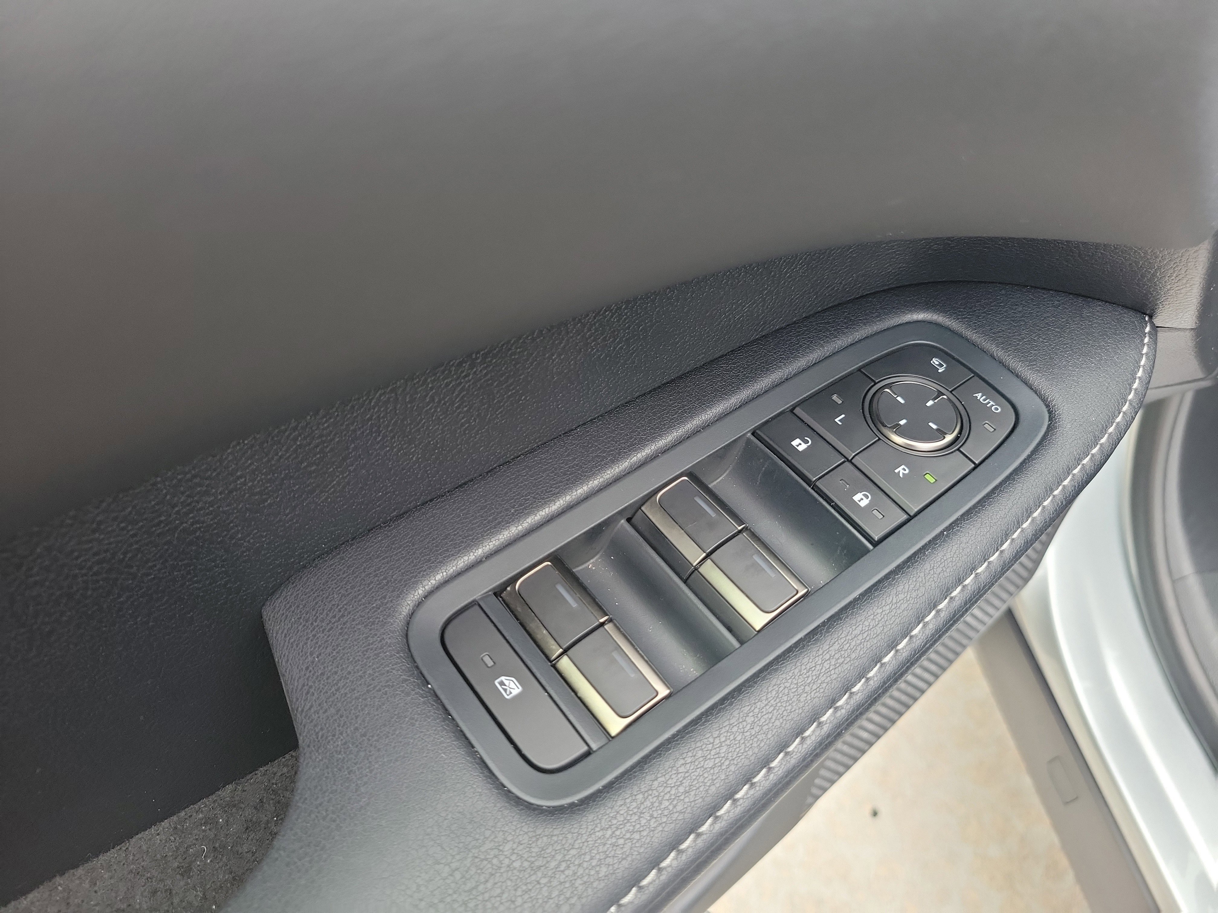 Certified Used 2025 Iridium Lexus RX 350 image 23