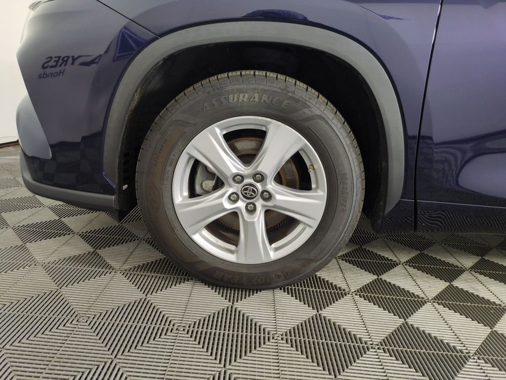 Used 2020 Blueprint Toyota LE image 27