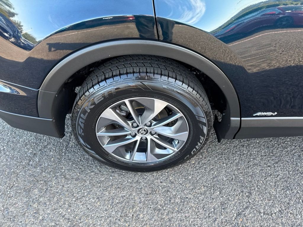 Used 2018 Aqua Toyota XLE image 10