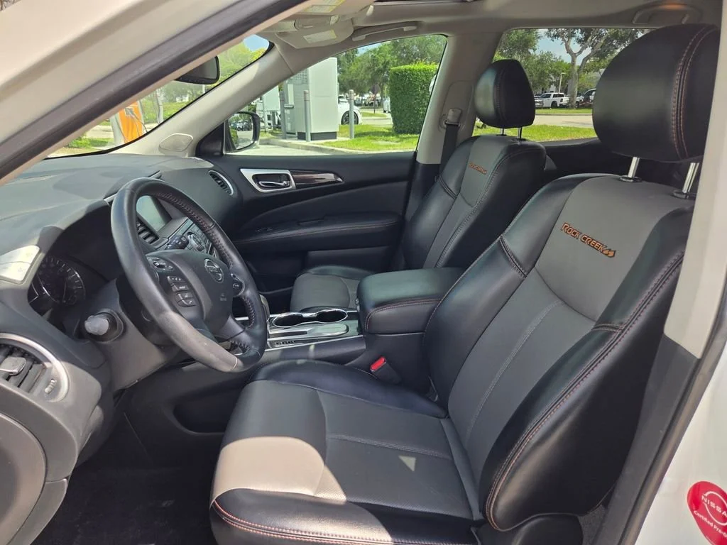 Used 2020 Pearl White Tricoat Nissan SL image 12