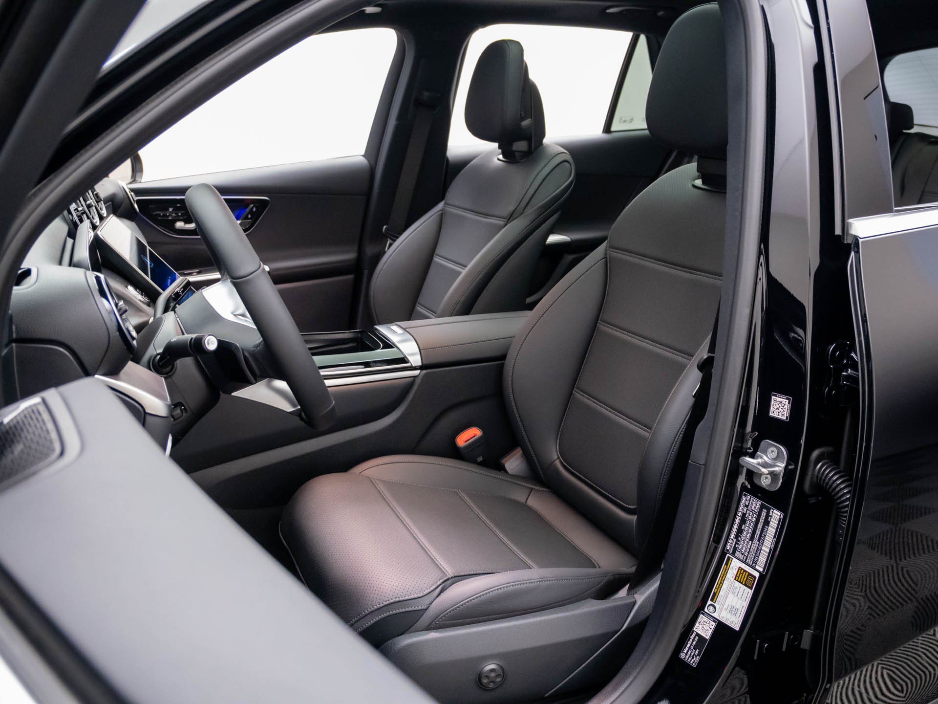 New 2026 Black Mercedes-Benz GLC 300 image 15