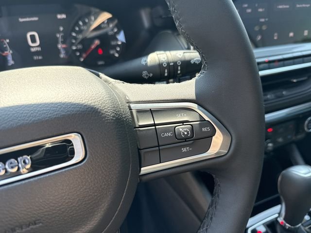 New 2026 White Jeep Latitude image 25