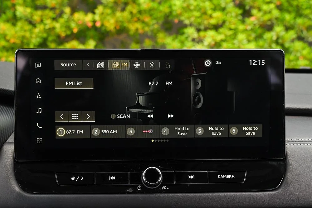 Used 2025  Mitsubishi ES image 22