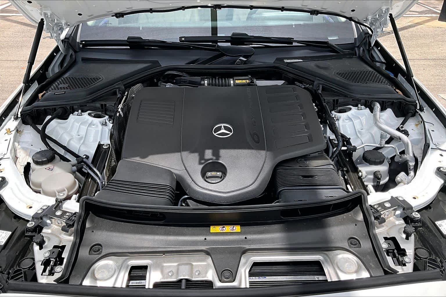New 2026 MANUFAKTUR Moonlight White Metallic Mercedes-Benz E 450 image 17