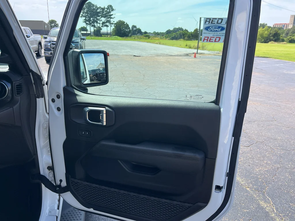 Used 2021 Bright White Clearcoat Jeep Unlimited Sahara Altitude image 21