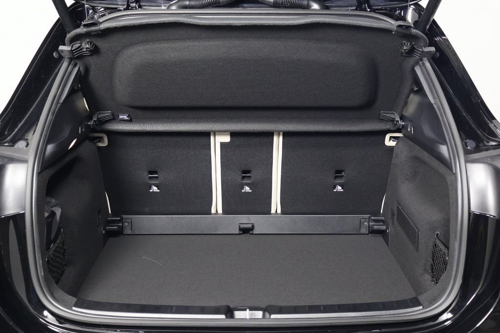 New 2026 Night Black Mercedes-Benz GLA 250 image 18