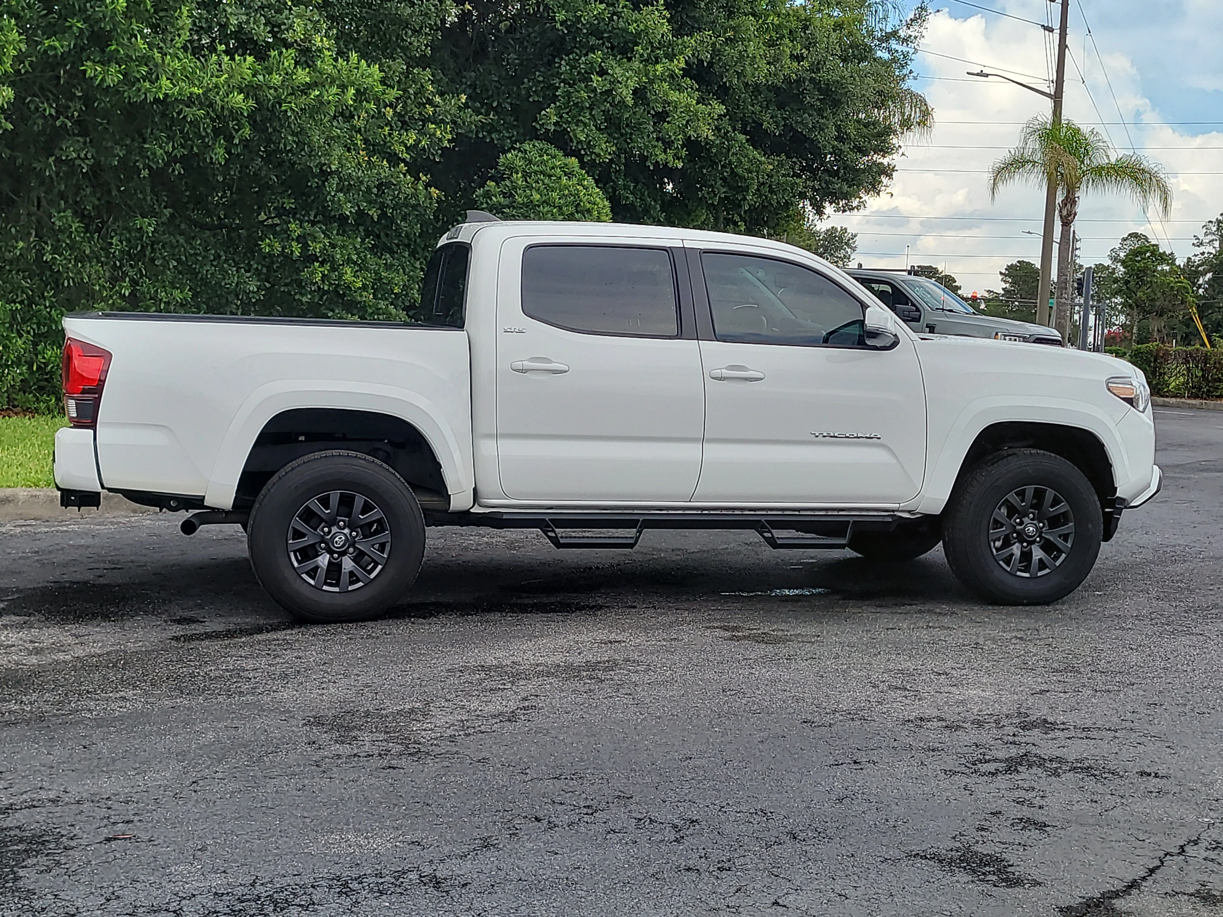 Certified Used 2023 Ice Toyota SR5 image 7