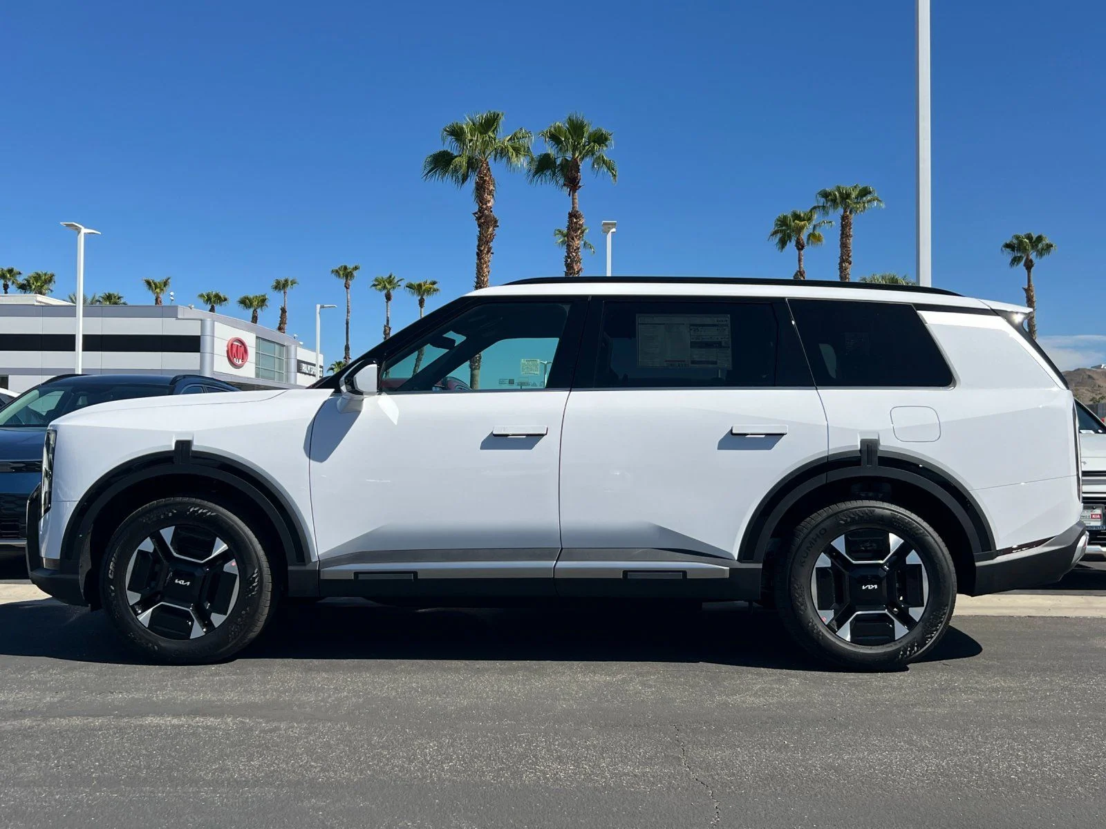 New 2027 White Kia EX image 6