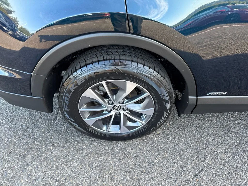 Used 2018 Aqua Toyota XLE image 10
