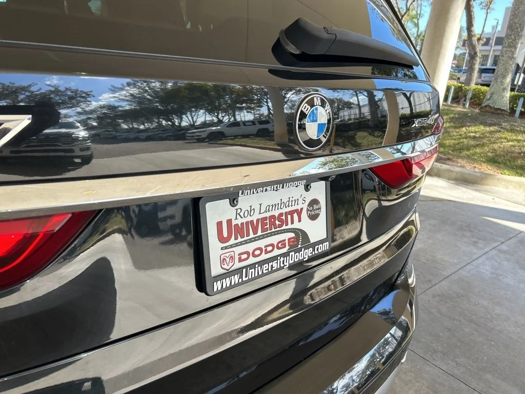 Used 2019 Black BMW xDrive40i image 19
