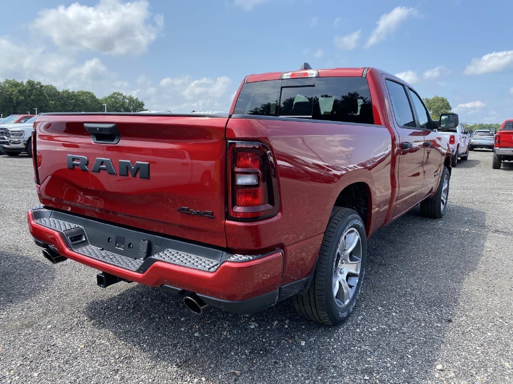 New 2026 Molten Red Pearl-Coat Exterior Paint Ram Express image 3
