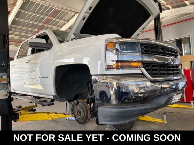 Used 2017 White Chevrolet LT image 1