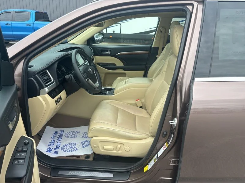 Used 2017 Brown Toyota Limited image 26