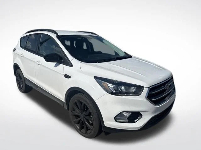 Used 2017 White Ford SE image 7