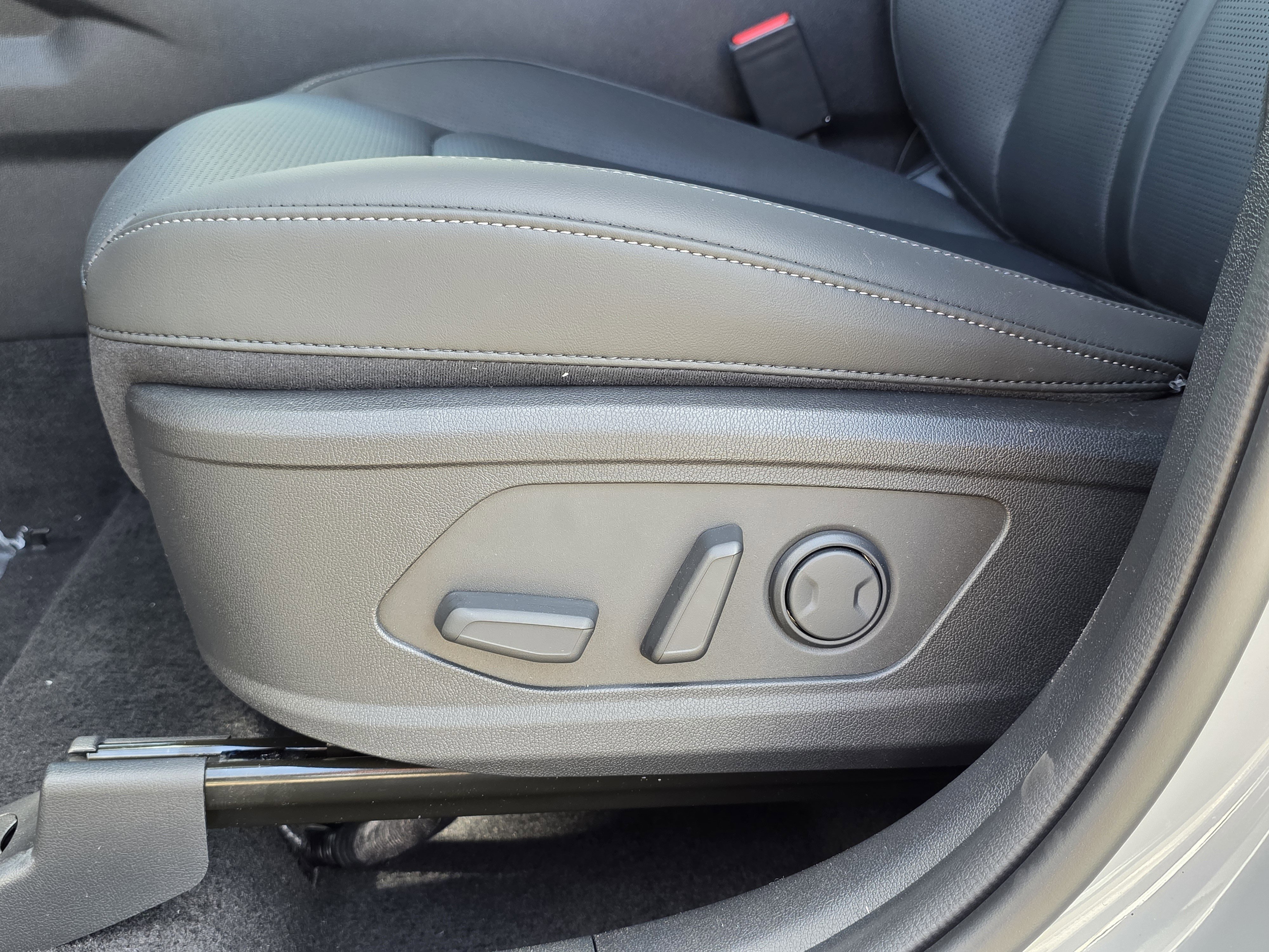New 2026 Wolf Gray Kia EX image 10