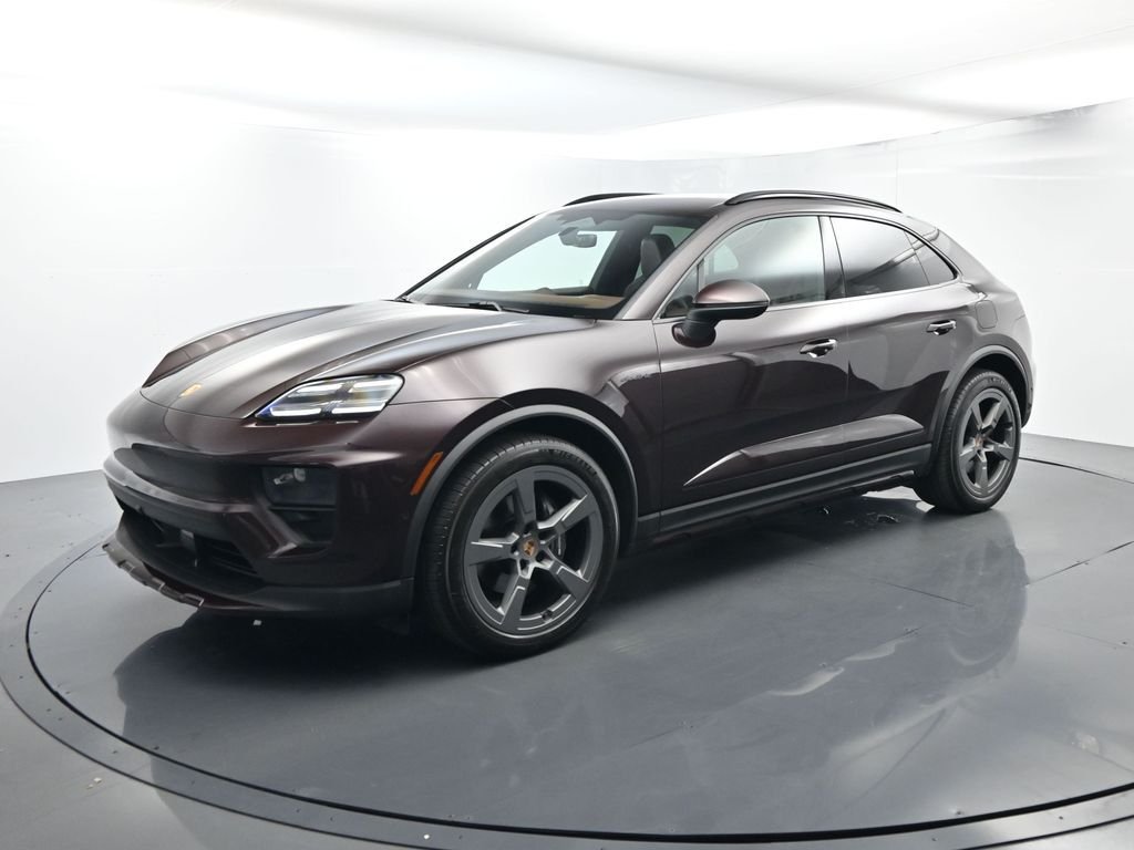 2025 Porsche Macan Base