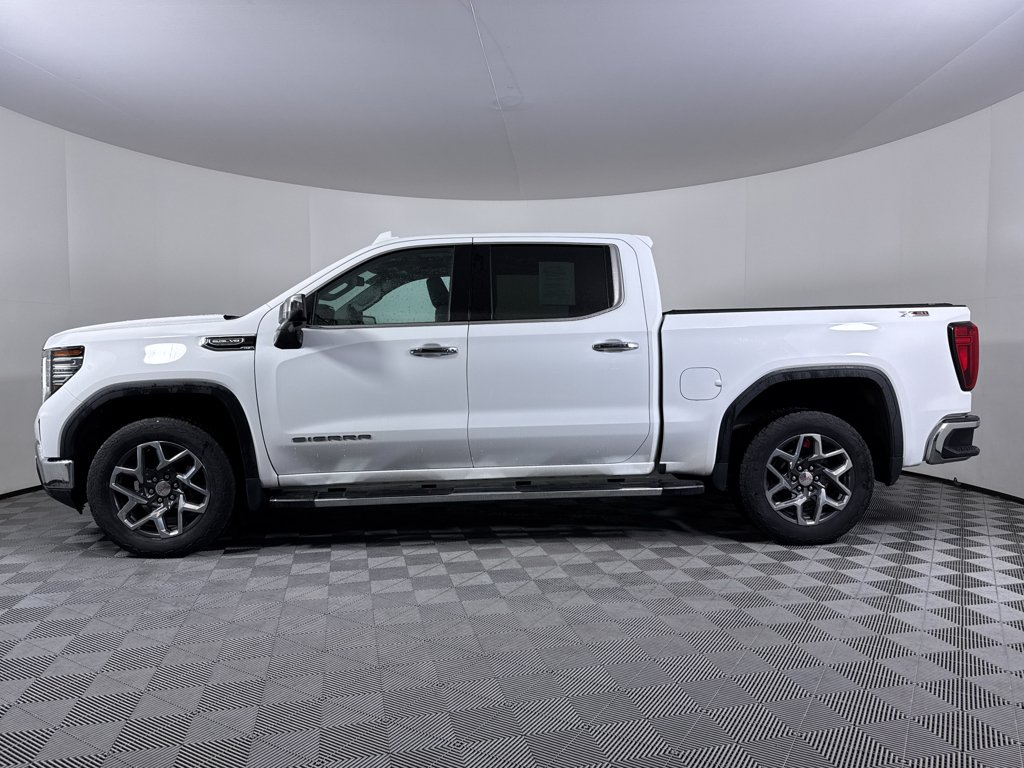 Used 2024 Summit White GMC SLT image 9