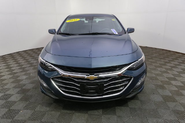 Used 2025 Blue Chevrolet LT image 4