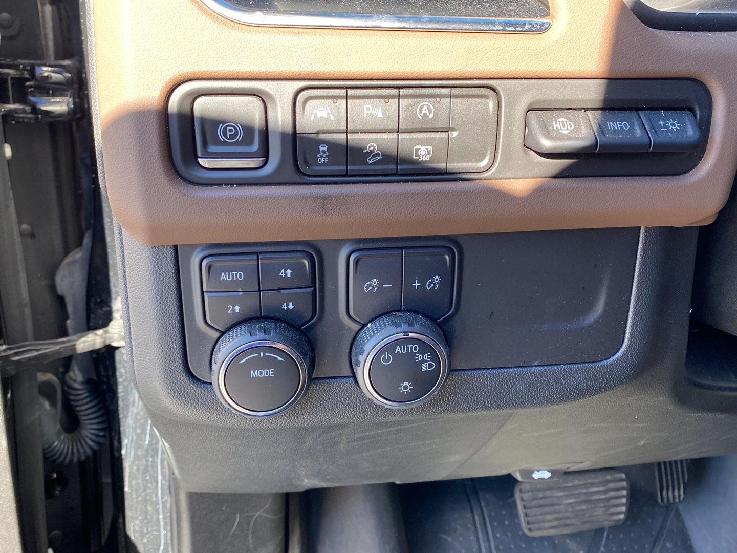 Used 2024  Chevrolet  image 16