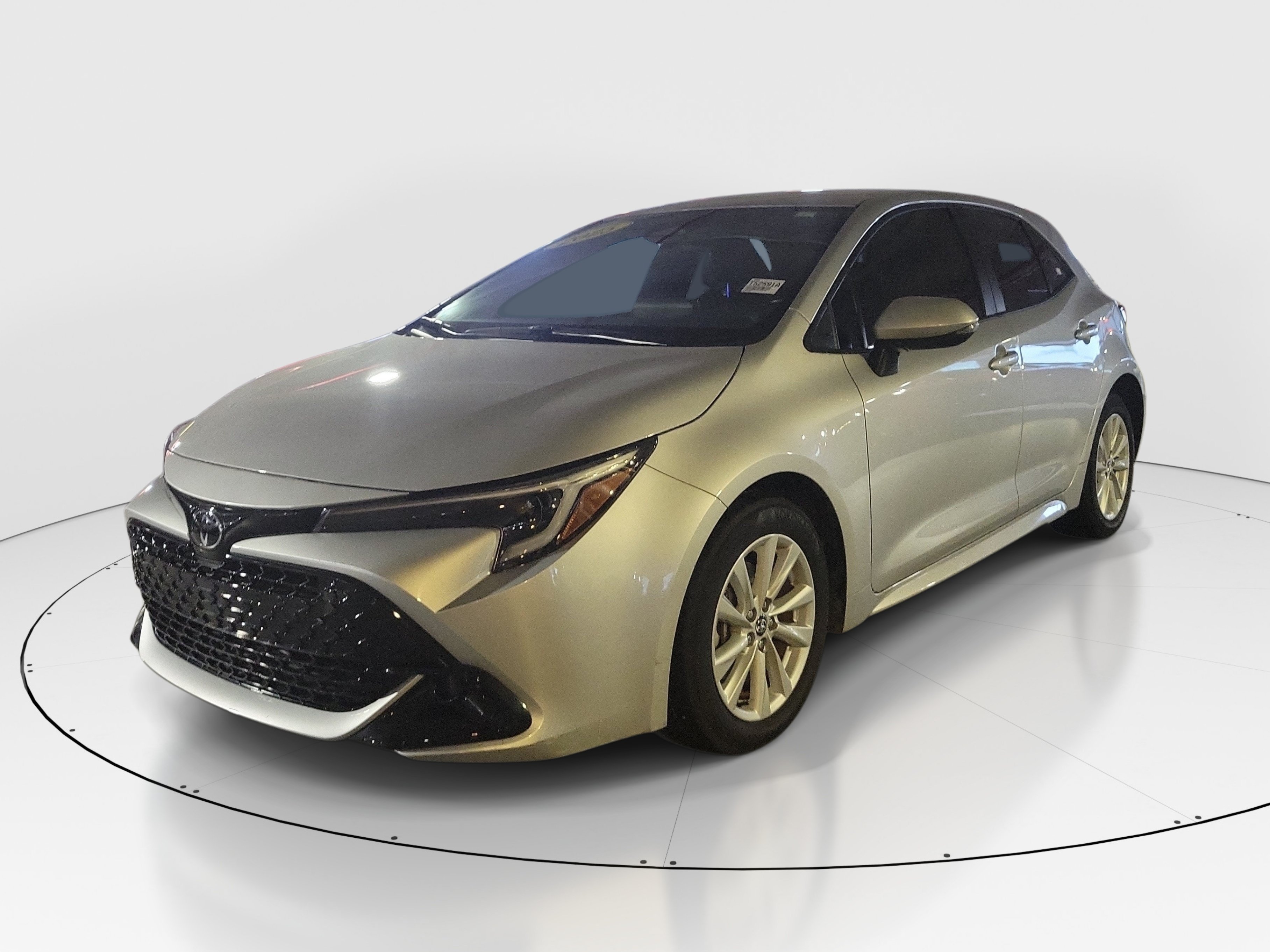 Used 2025 Classic Silver Metallic Toyota SE image 3