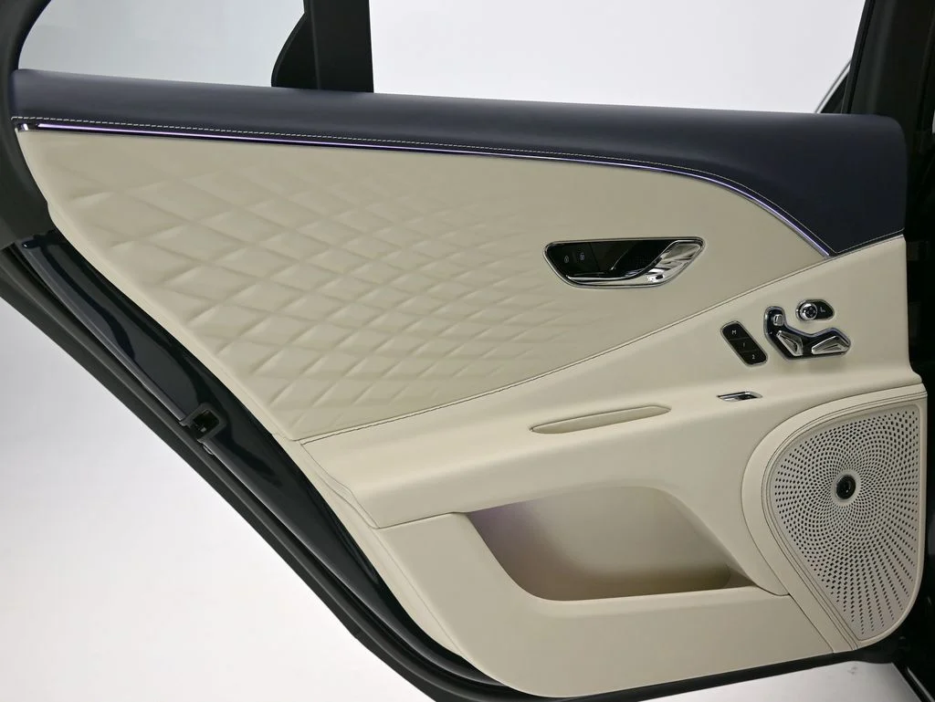 New 2026 Dark Sapphire Bentley  image 32
