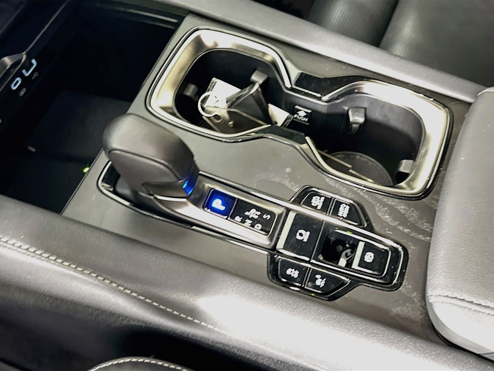 Used 2025 Caviar Lexus 450h+ Luxury image 17