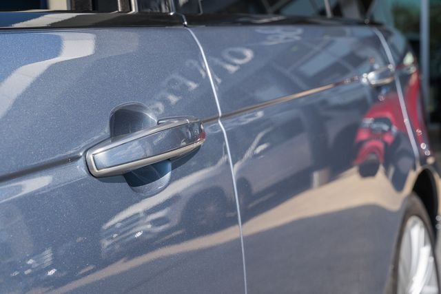 Used 2018 Byron Blue Metallic Land Rover 5.0L V8 Supercharged Autobiography image 19