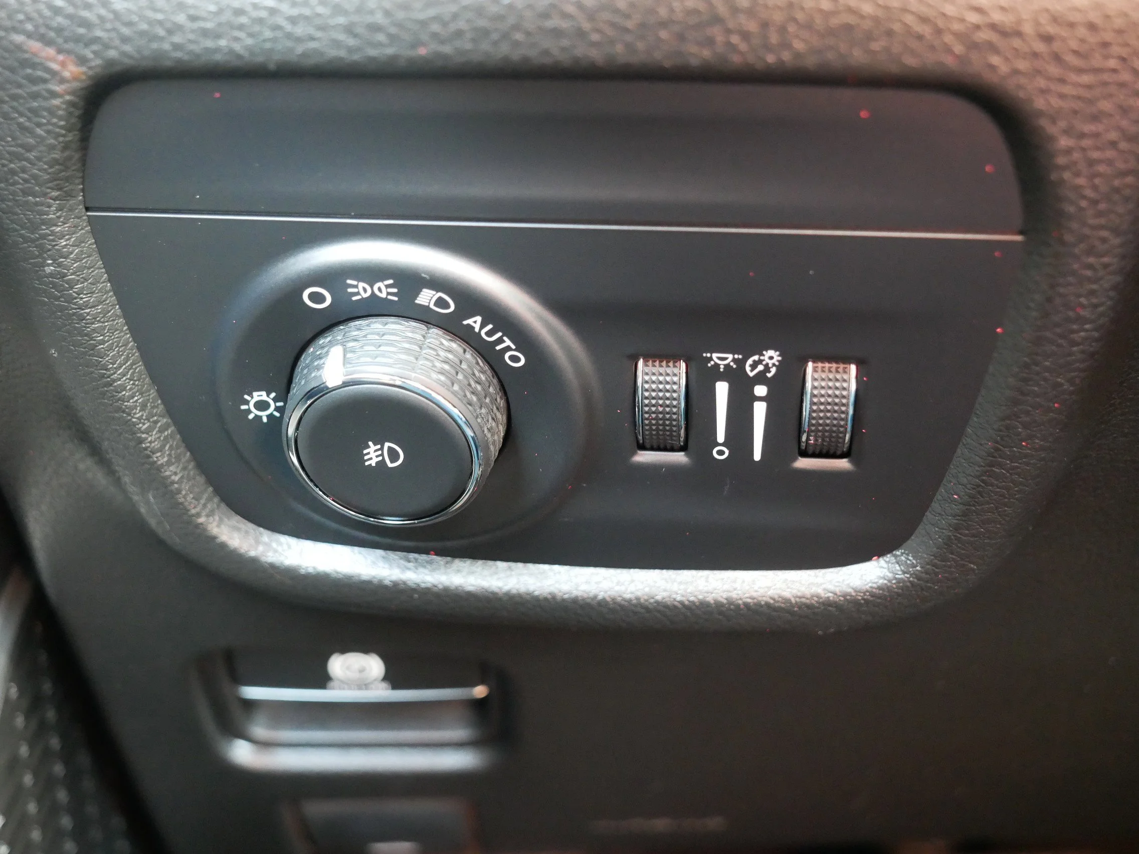 Used 2022 Silver Zynith Jeep Limited image 26