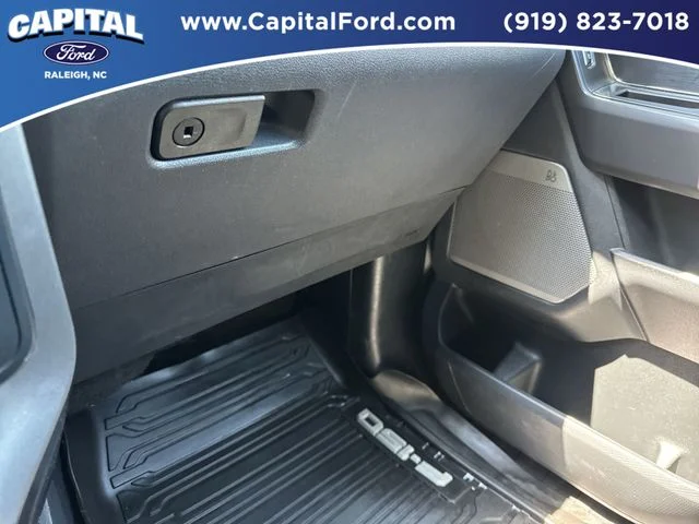 Used 2025 White Ford Lariat image 27