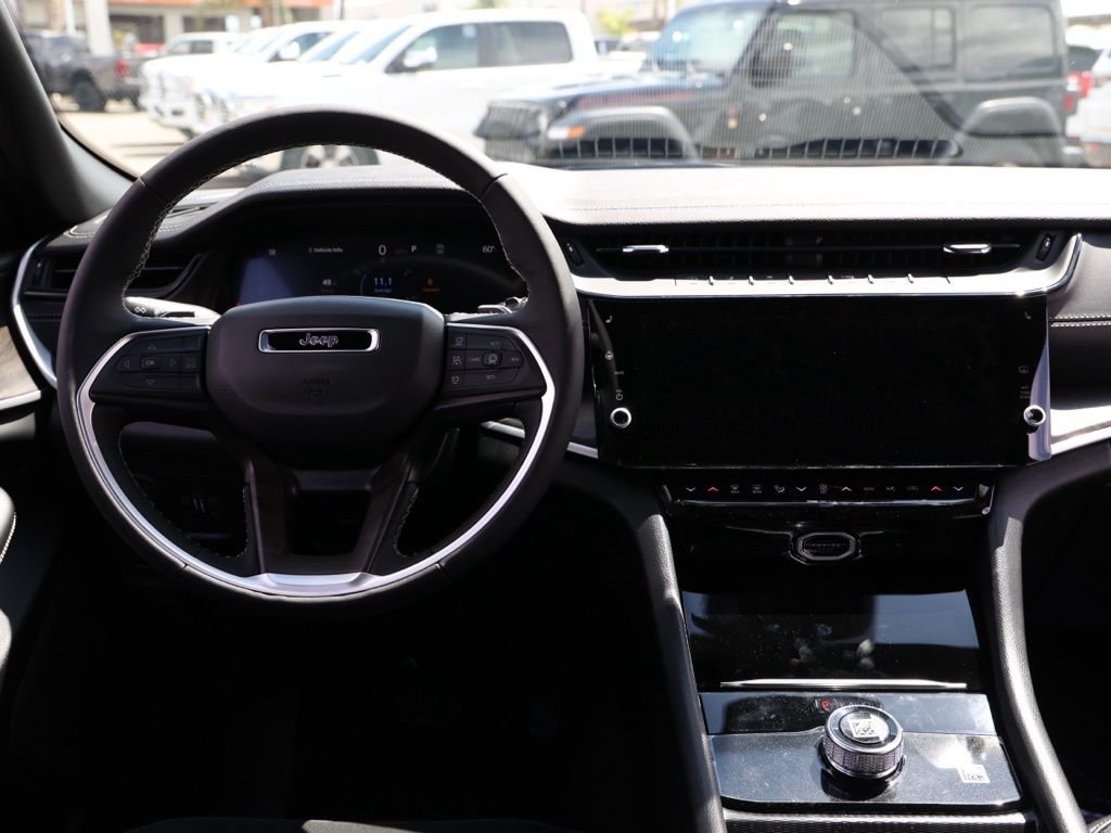 New 2026 Velvet Red Pearl-Coat Exterior Paint Jeep Laredo Altitude image 21