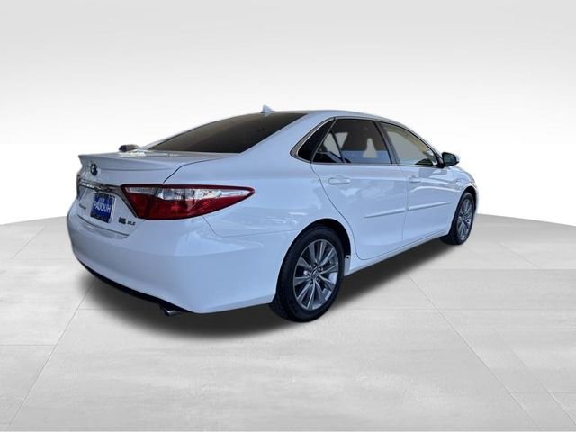 Used 2017 White Toyota XLE image 7