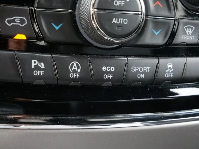 Used 2019 Black Jeep Altitude image 26