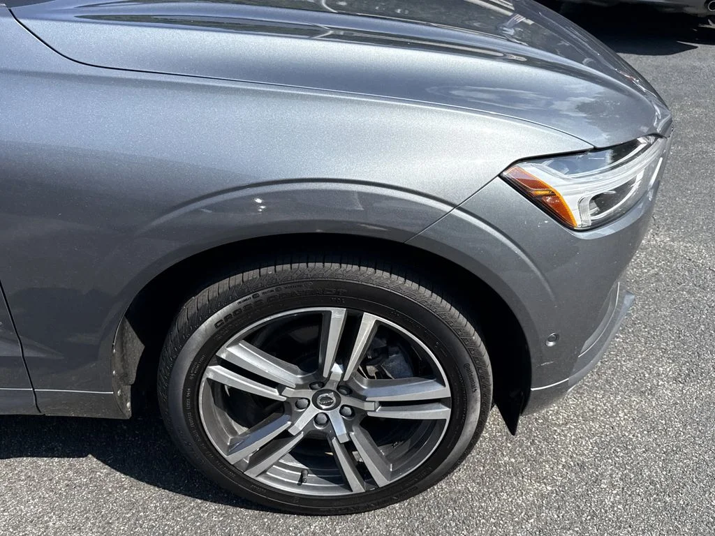 Used 2019 Gray Volvo T6 Momentum image 6