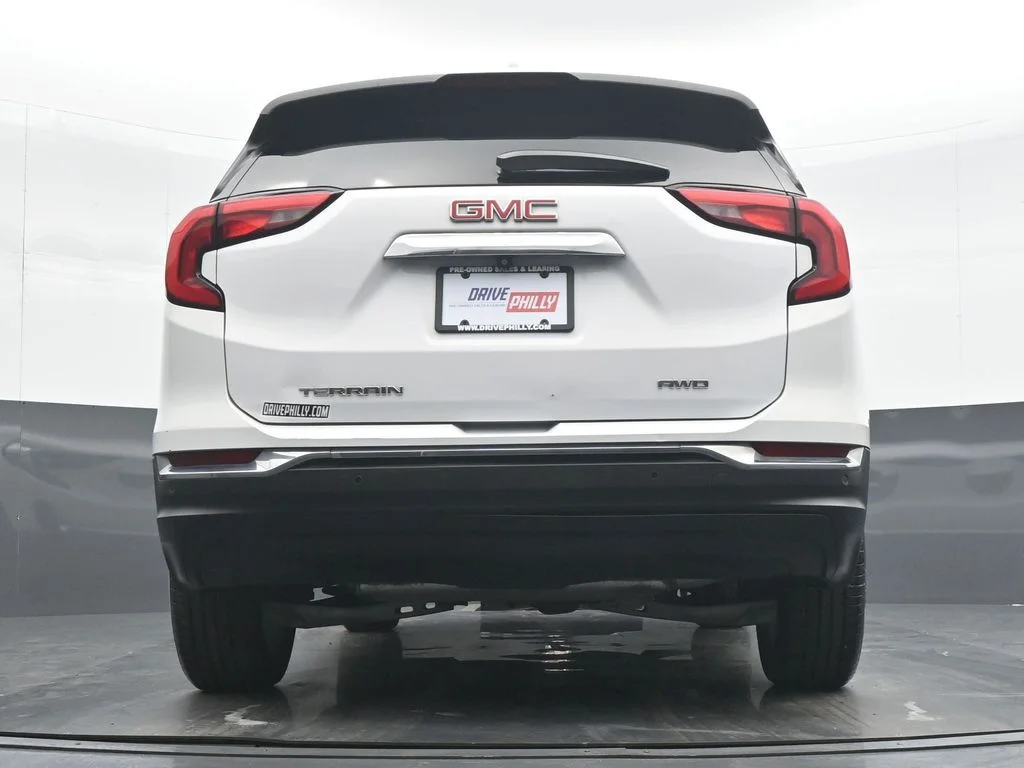 Used 2021 White GMC SLT image 29