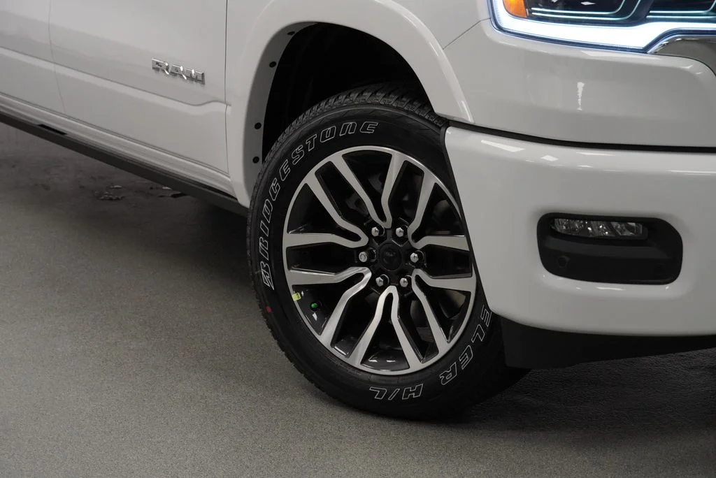 New 2027 Bright White Clear-Coat Exterior Paint RAM Limited image 4