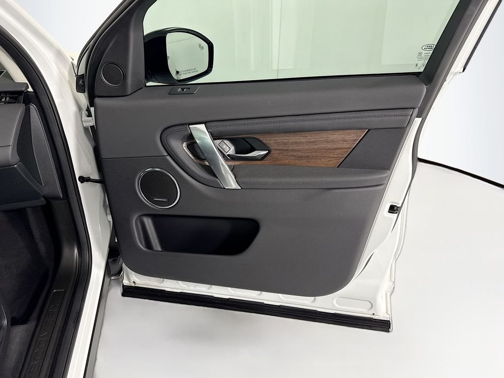 Certified Used 2025 Fuji White Land Rover S image 26