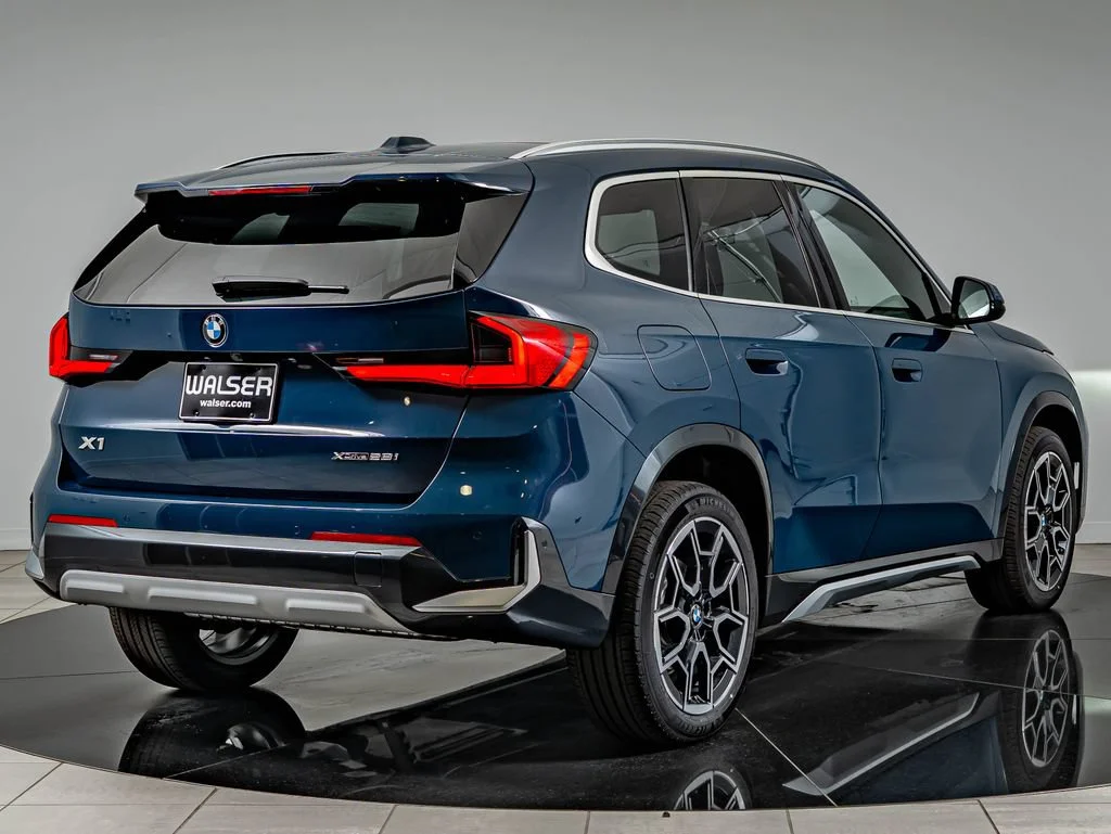 New 2026 Night Dusk Blue Metallic BMW xDrive28i image 5