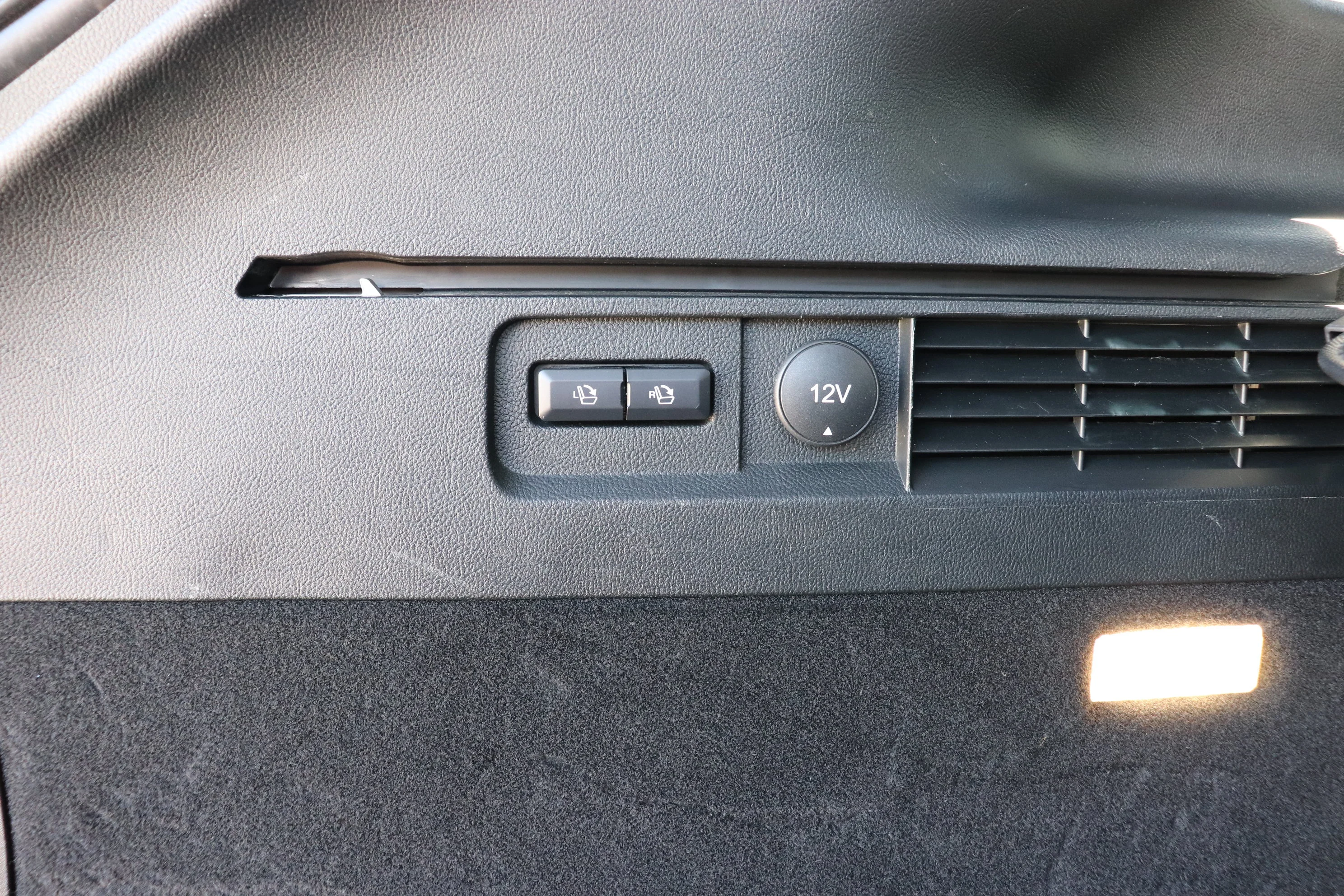 Used 2023 Black Lincoln Reserve image 7