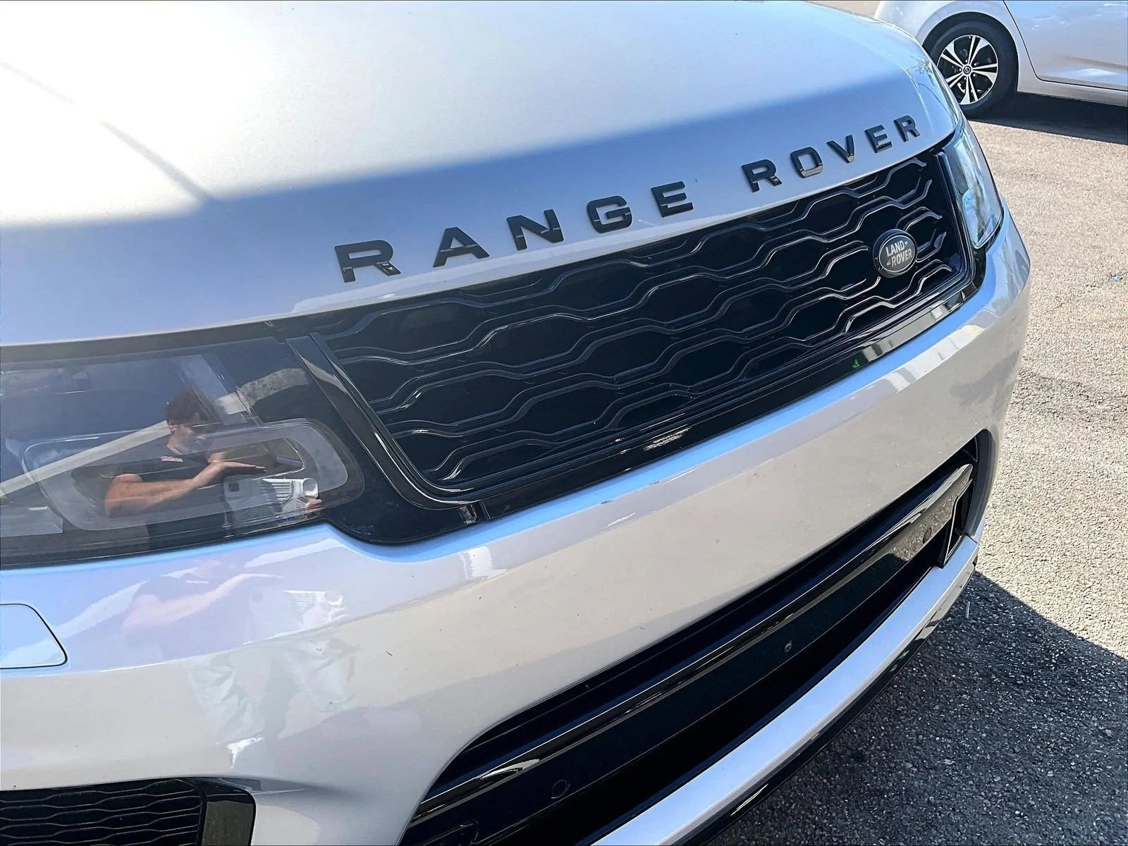 Used 2022 Silver/Gray Land Rover SVR image 27