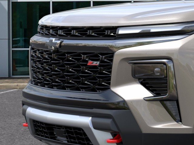 New 2027 Sandstone Gray Chevrolet Z71 image 13
