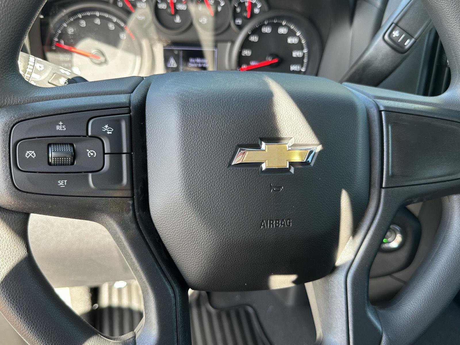 New 2026 Summit White Chevrolet Custom image 31