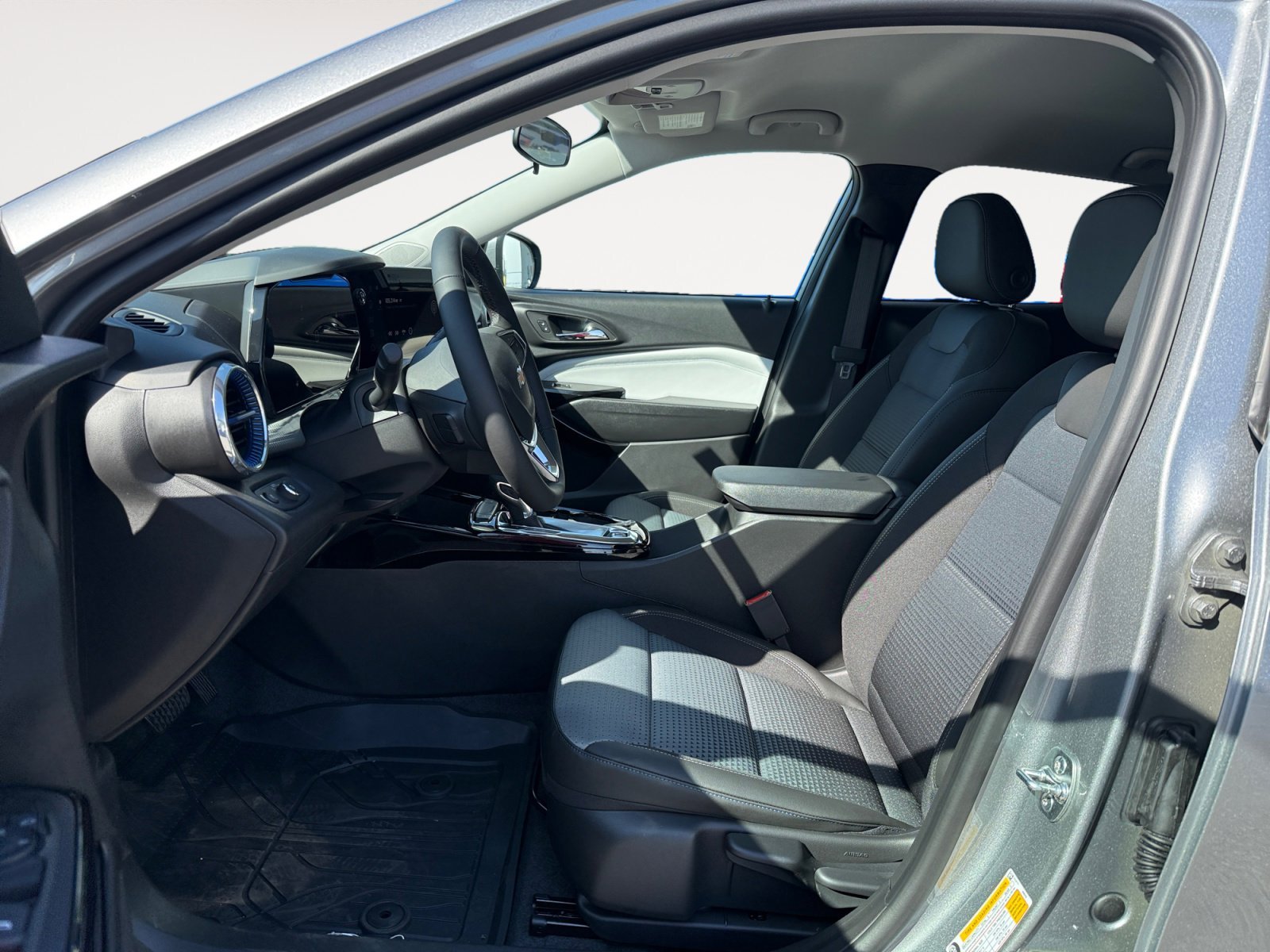 2026 Chevrolet Trax LT - Photo 10