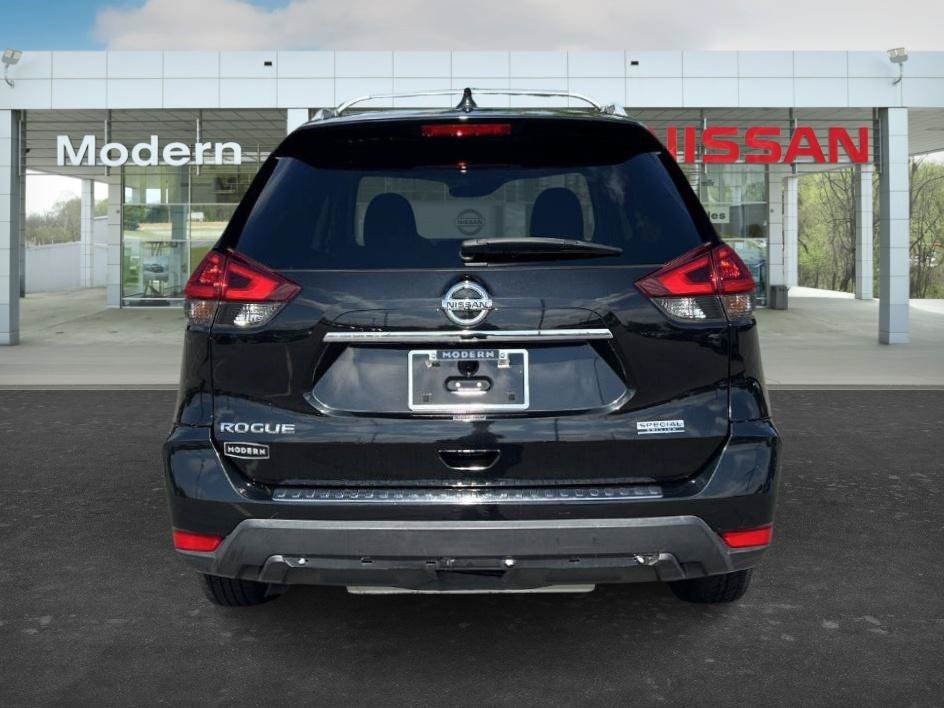 Used 2019 Magnetic Black Pearl Nissan S image 6