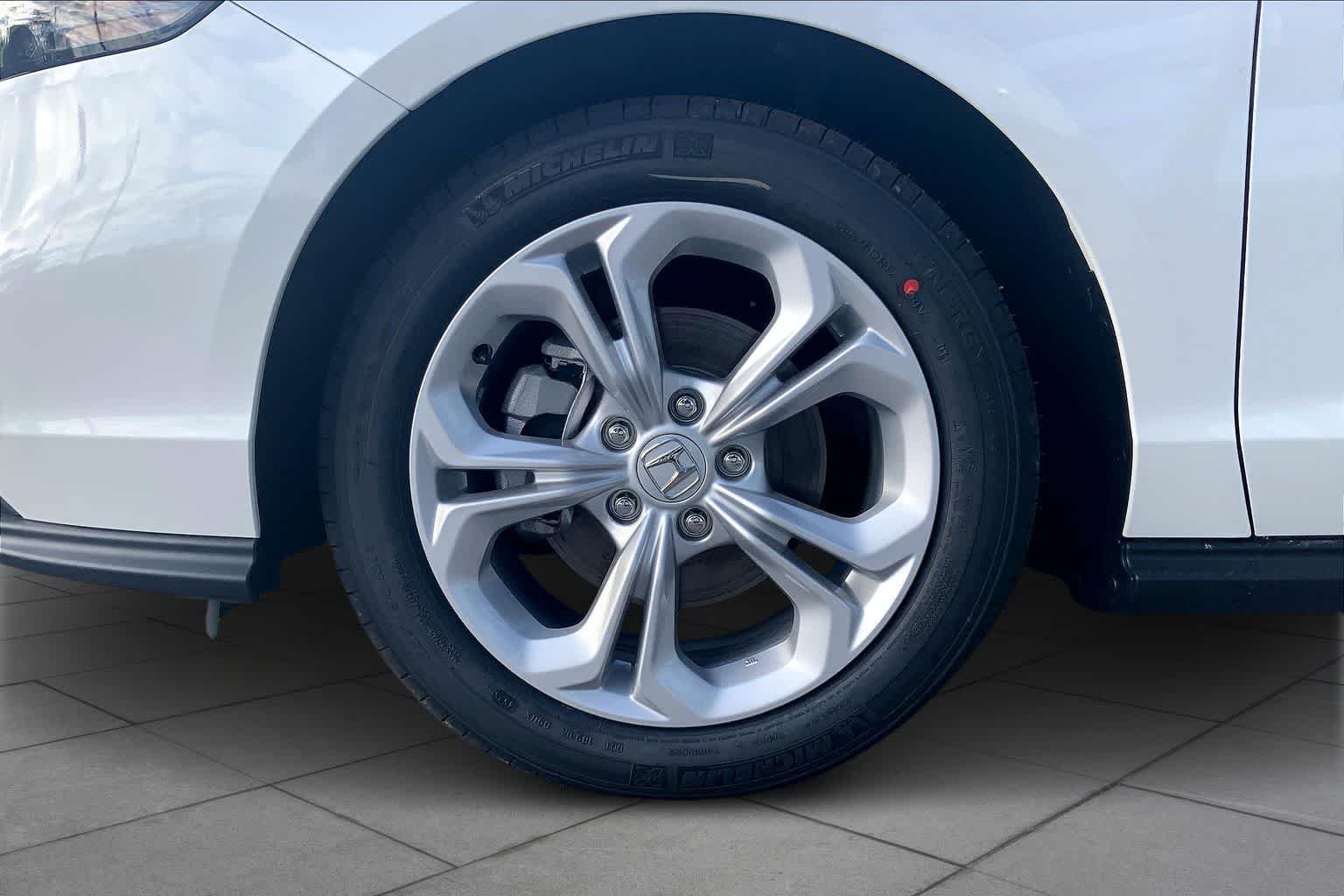 New 2026 Platinum White Pearl Honda LX image 11