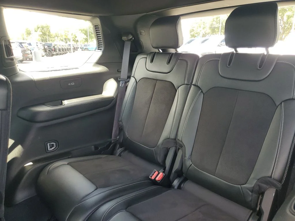 Used 2024 White Jeep Altitude image 13