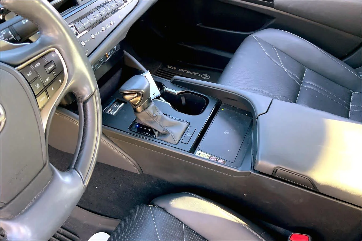 Certified Used 2024 Caviar Lexus Ultra Luxury image 17