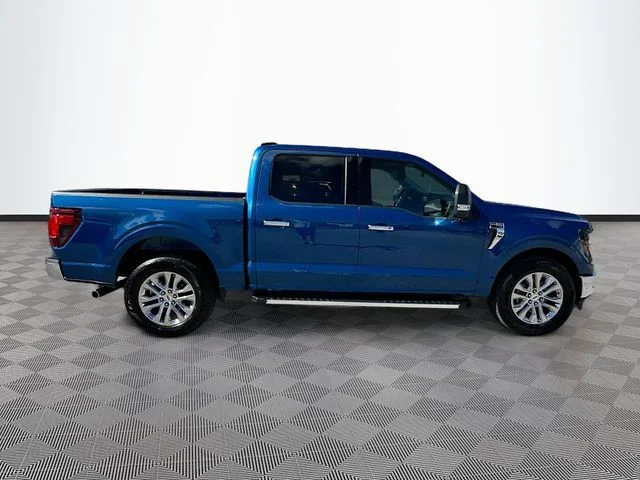 Used 2025 Blue Ford XLT image 4