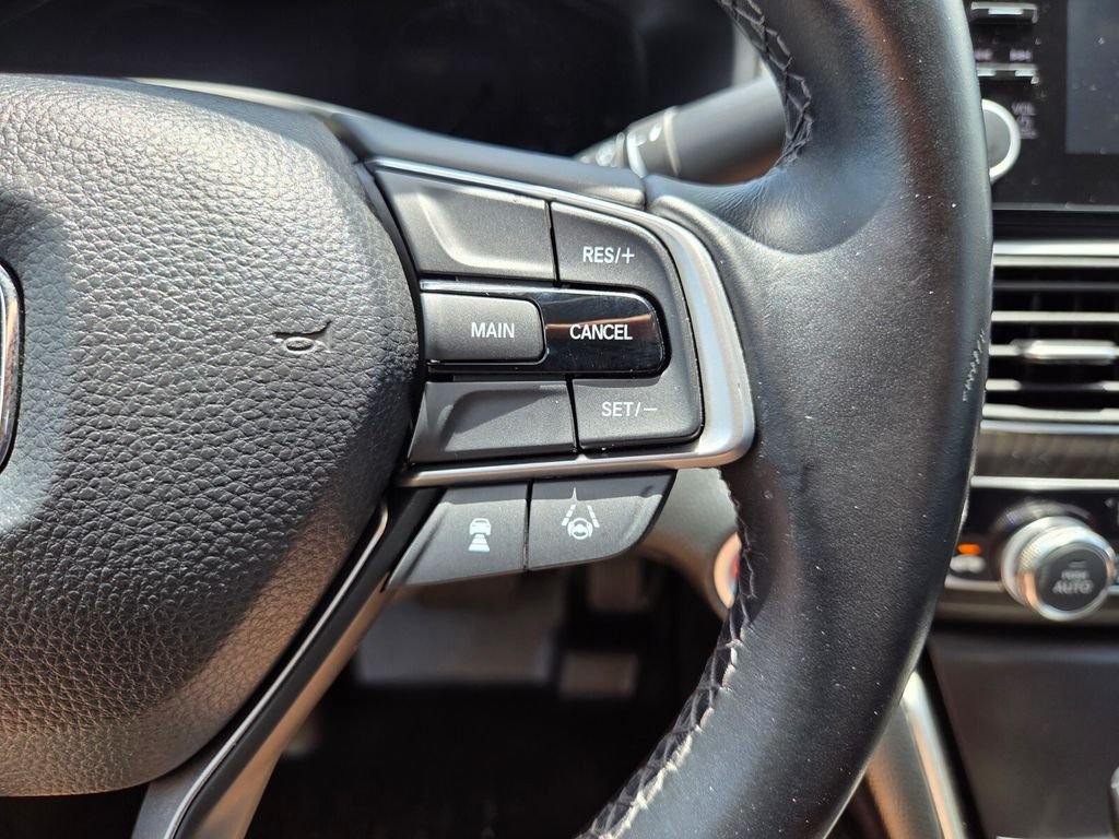 Used 2018 White Honda EX-L image 30